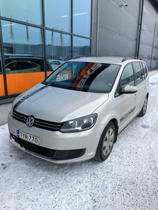 VOLKSWAGEN Touran 2012