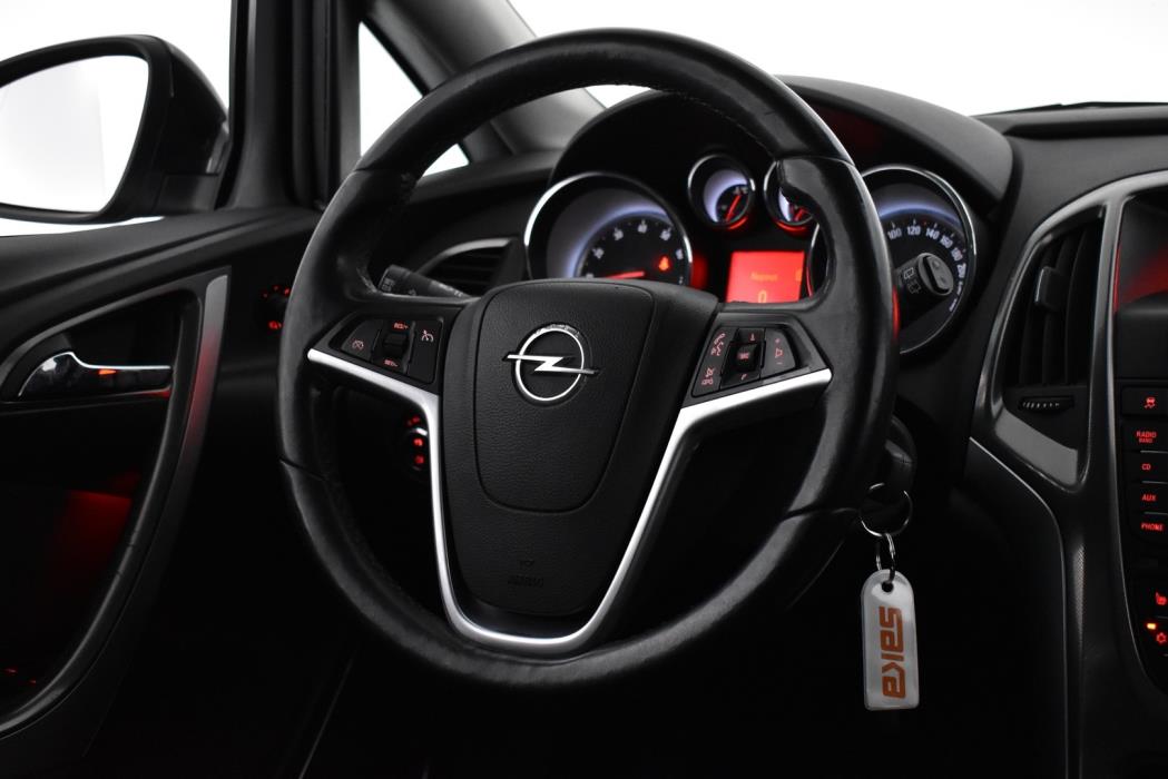 OPEL Astra 2012