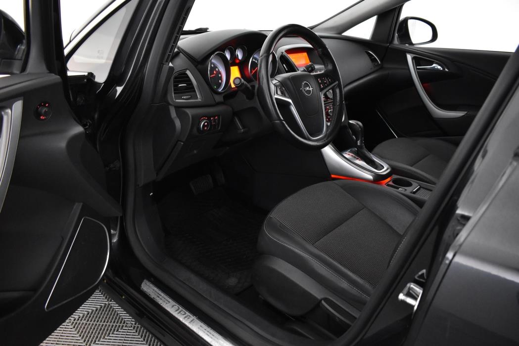 OPEL Astra 2012