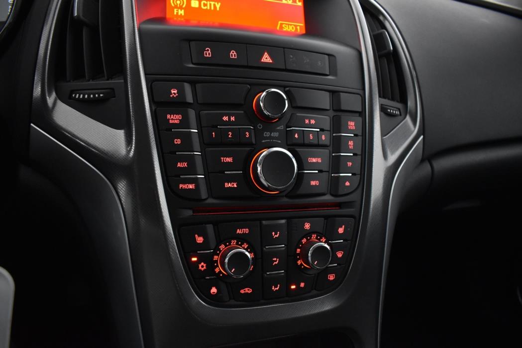 OPEL Astra 2012