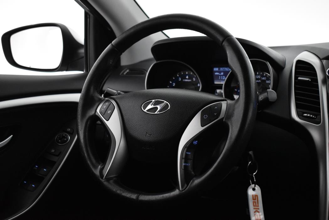HYUNDAI I30 2013