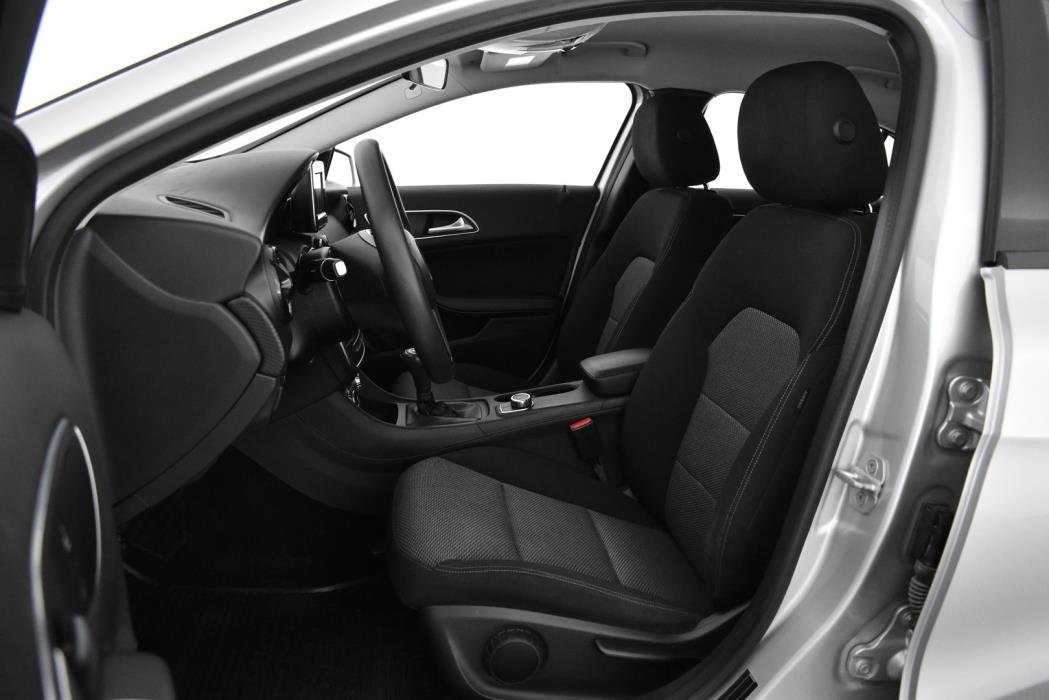 MERCEDES-BENZ A 2013