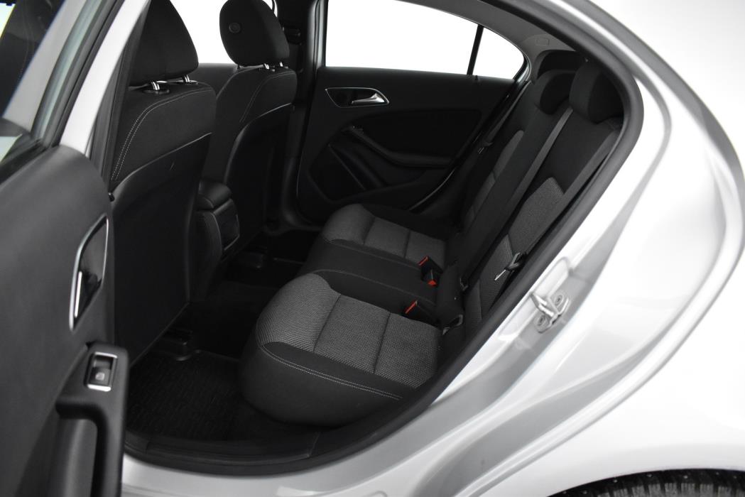 MERCEDES-BENZ A 2013