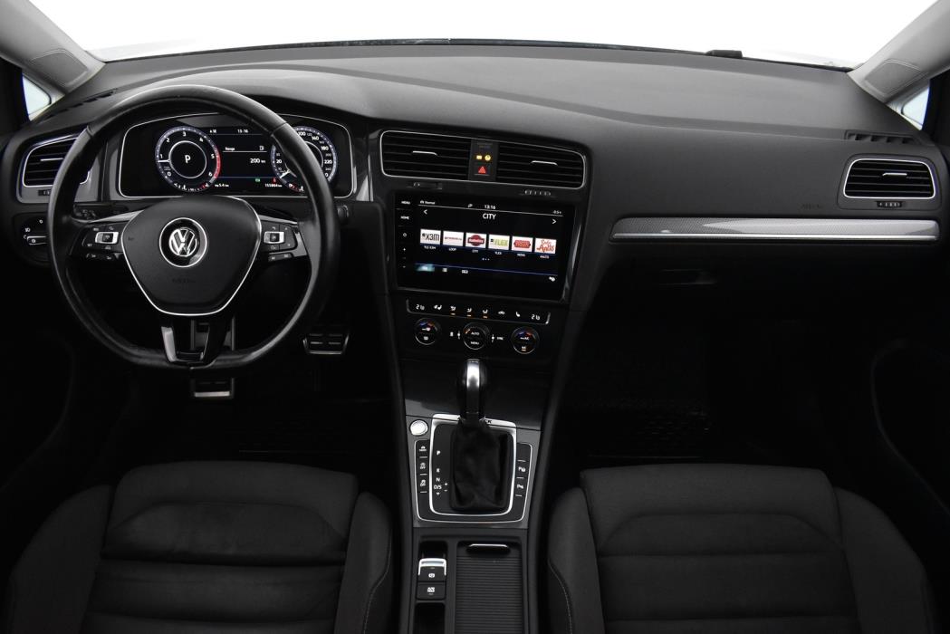 VOLKSWAGEN Golf 2017