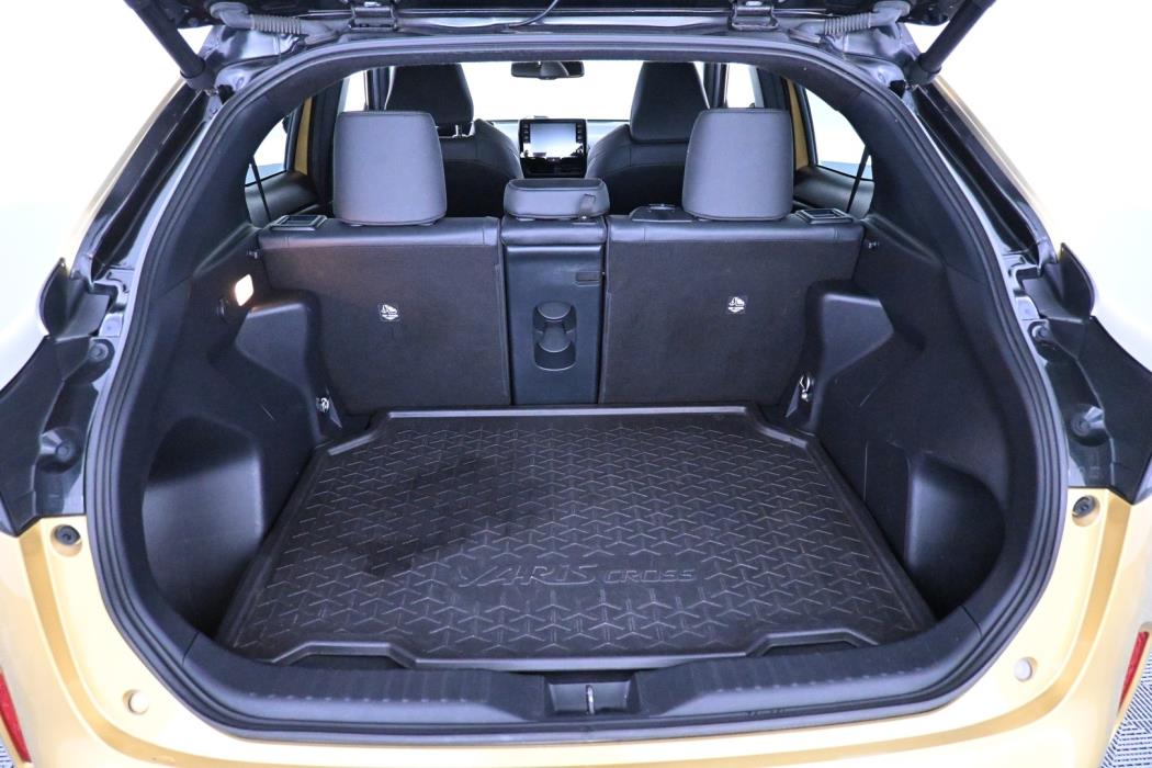 TOYOTA Yaris Cross 2021