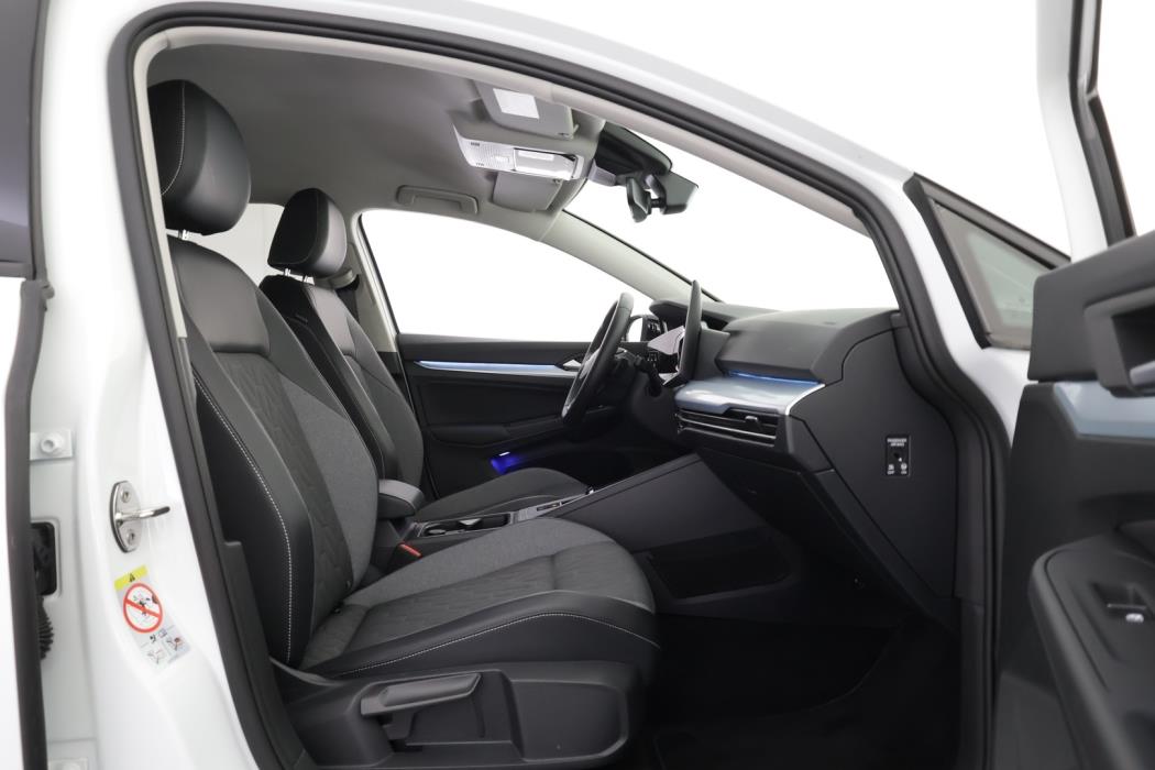 VOLKSWAGEN Golf 2026