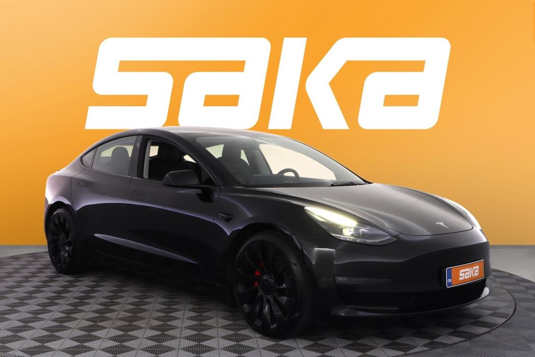 TESLA Model 3 2022