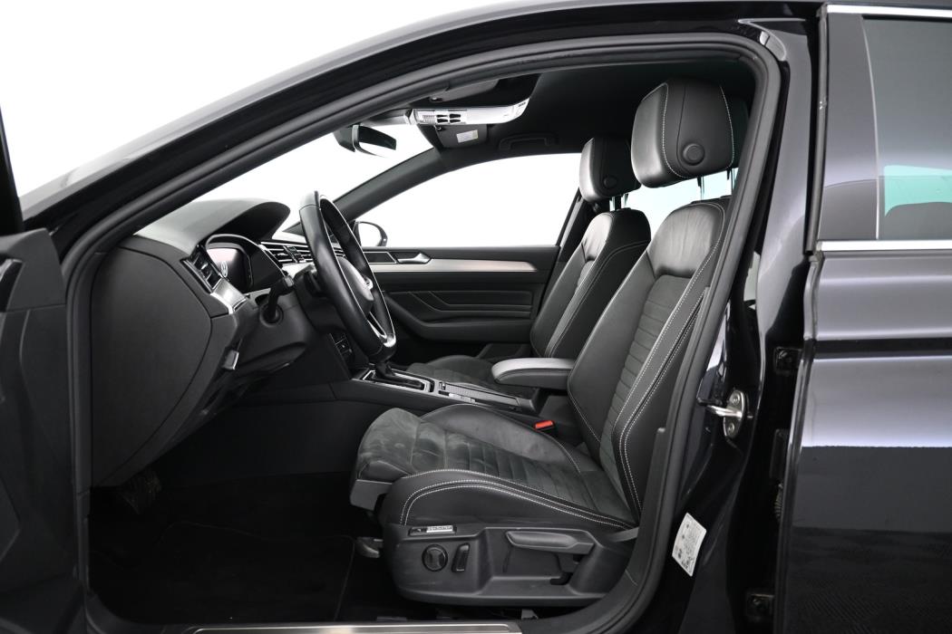 VOLKSWAGEN Passat 2022