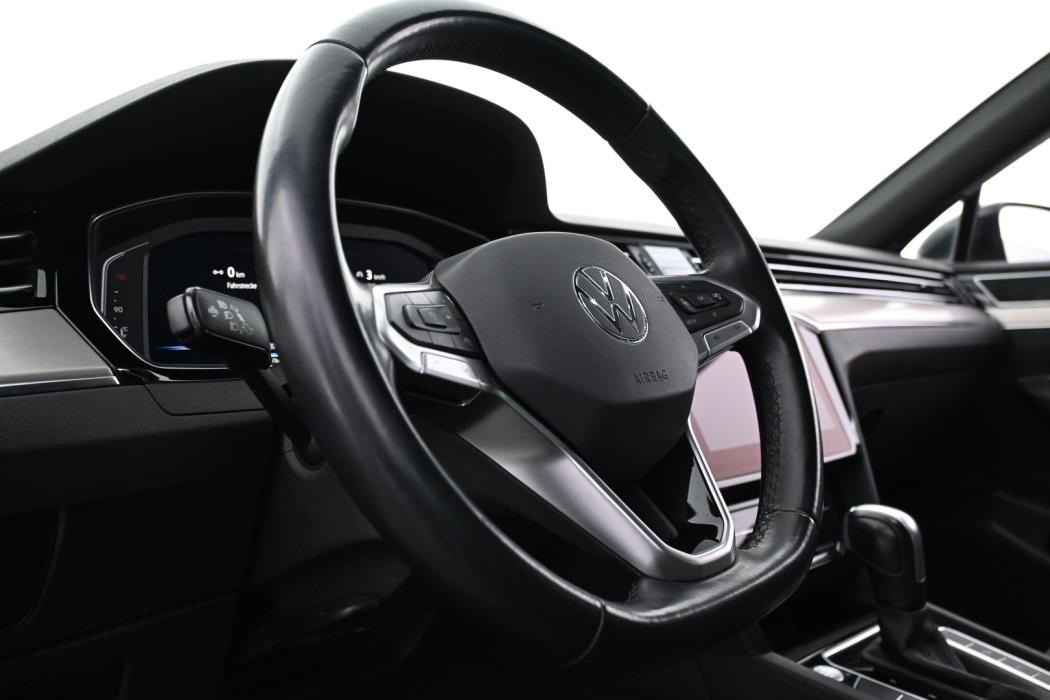 VOLKSWAGEN Passat 2022