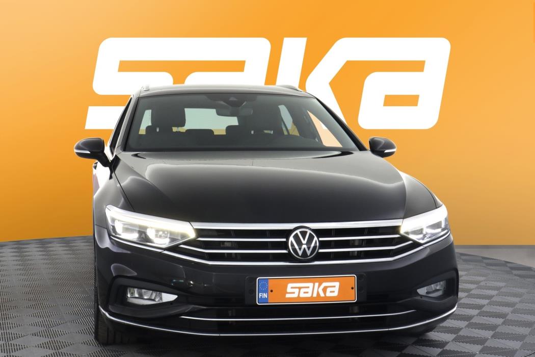 VOLKSWAGEN Passat 2022