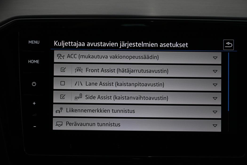 VOLKSWAGEN Passat 2022