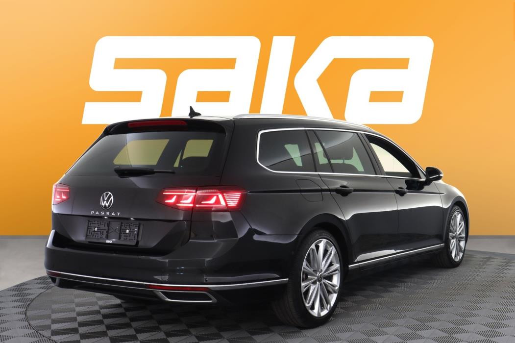 VOLKSWAGEN Passat 2022