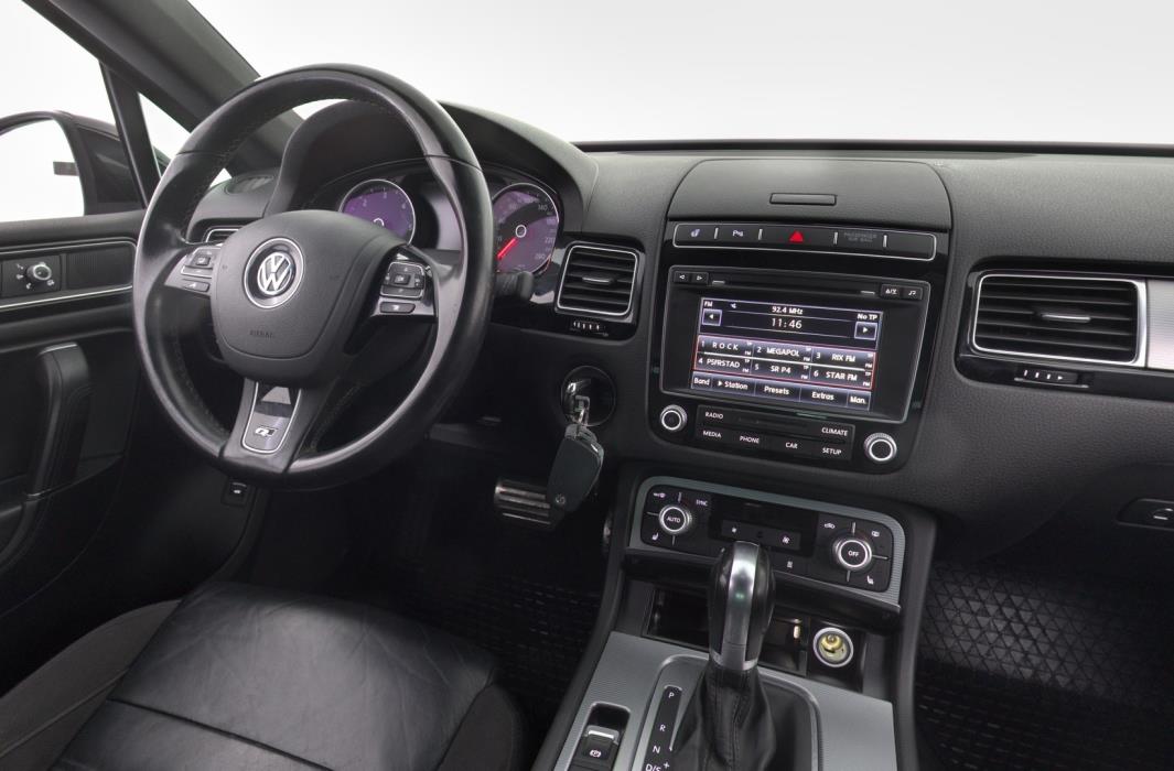 VOLKSWAGEN Touareg 2015