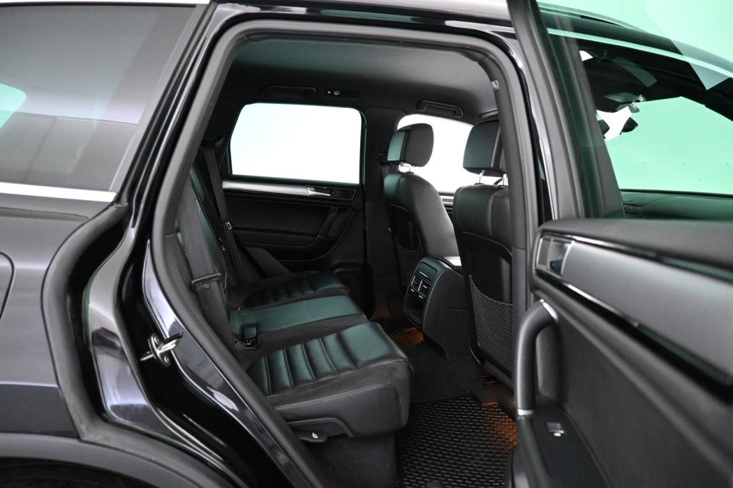 VOLKSWAGEN Touareg 2015