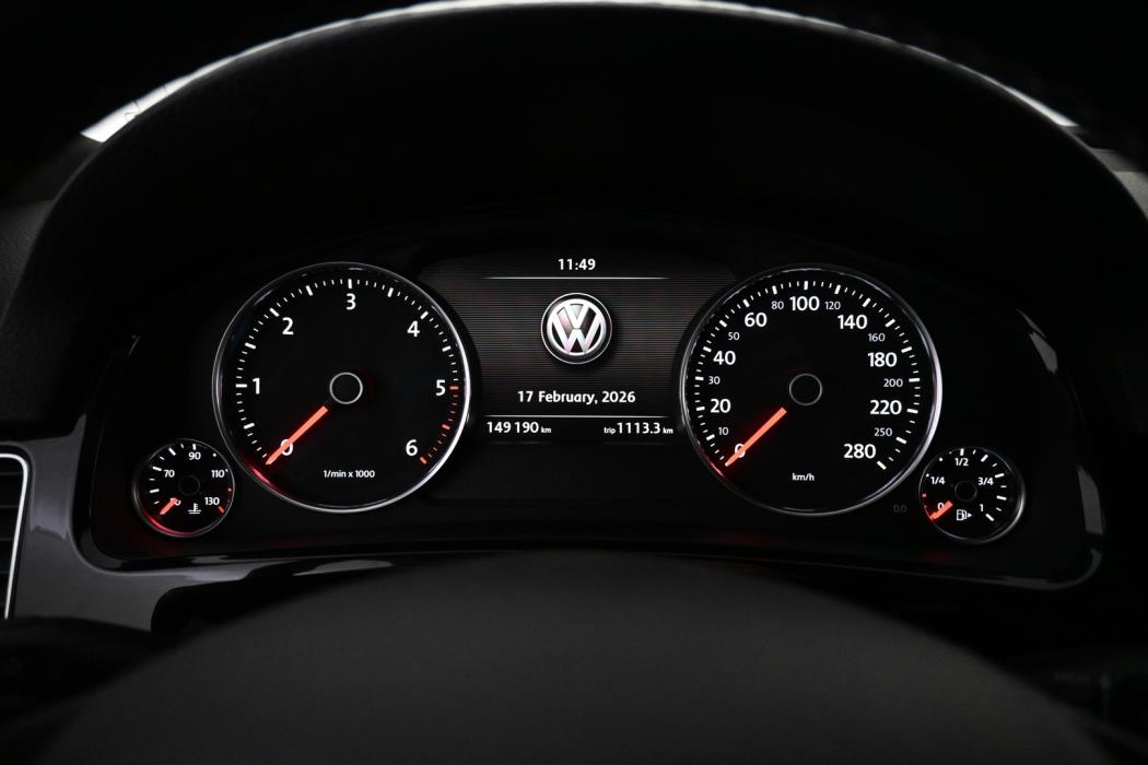 VOLKSWAGEN Touareg 2015