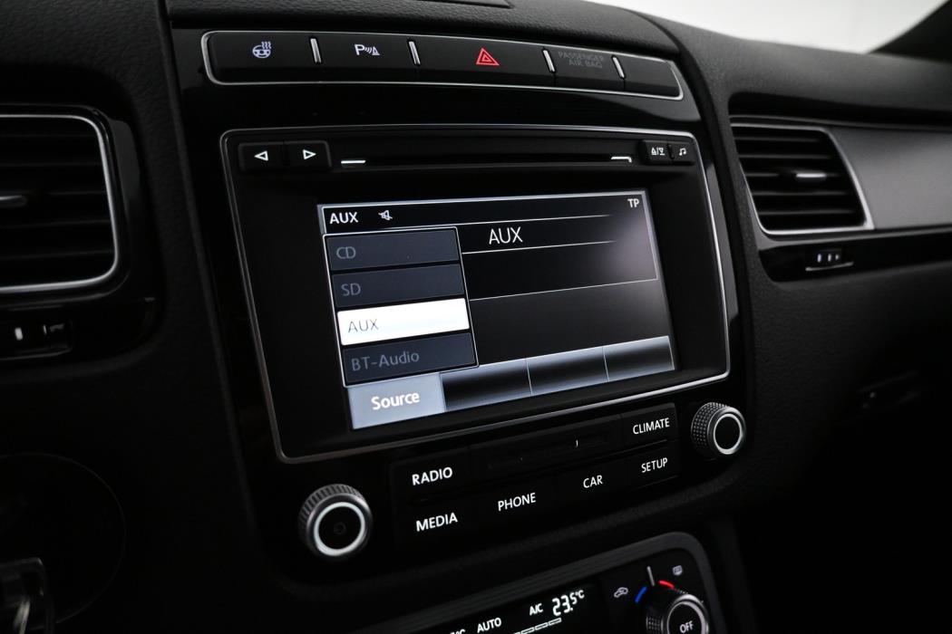 VOLKSWAGEN Touareg 2015