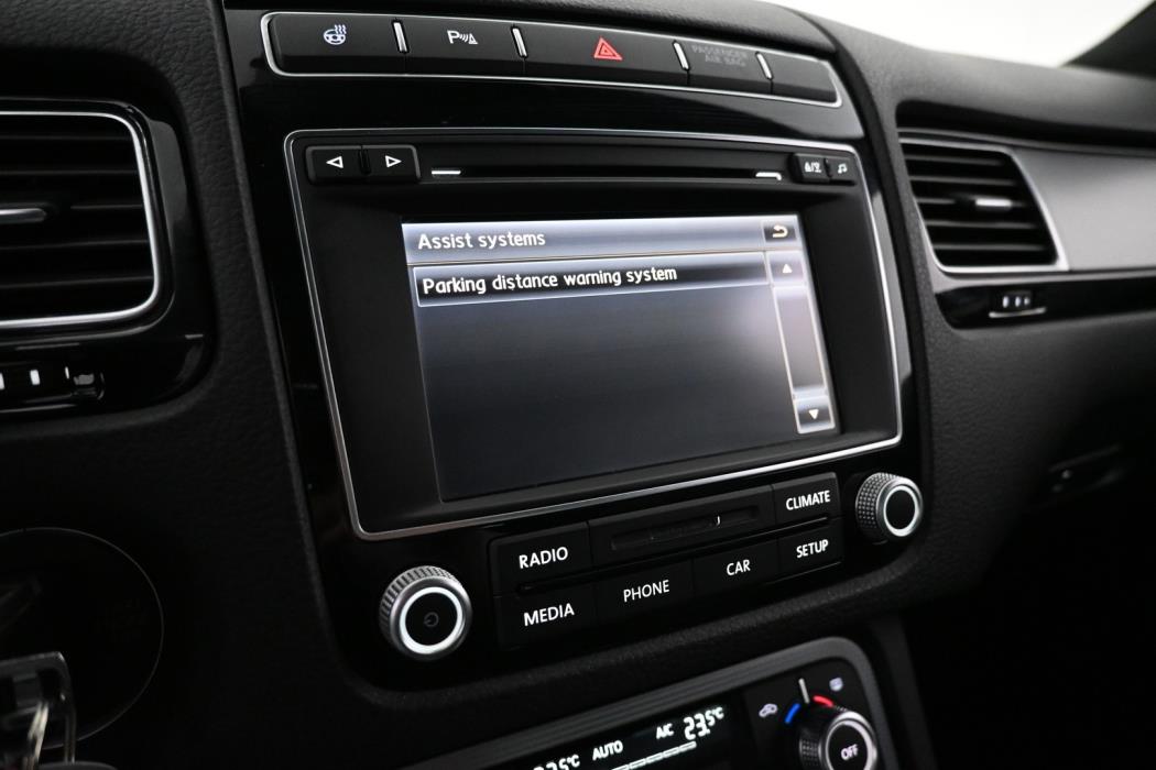 VOLKSWAGEN Touareg 2015