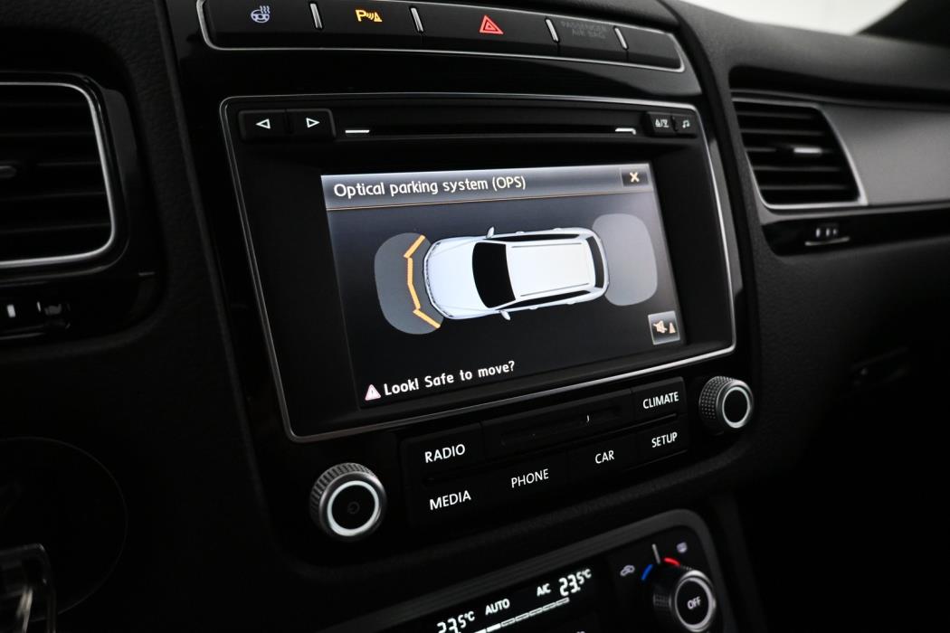 VOLKSWAGEN Touareg 2015