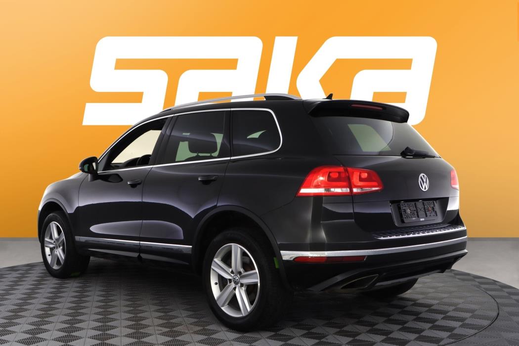 VOLKSWAGEN Touareg 2015