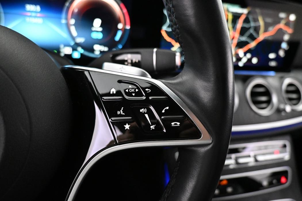 MERCEDES-BENZ E 2023