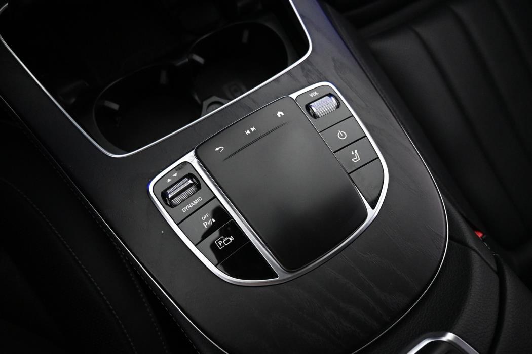 MERCEDES-BENZ E 2023