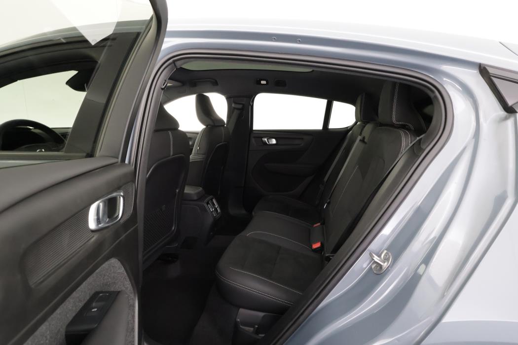 VOLVO C40 2023