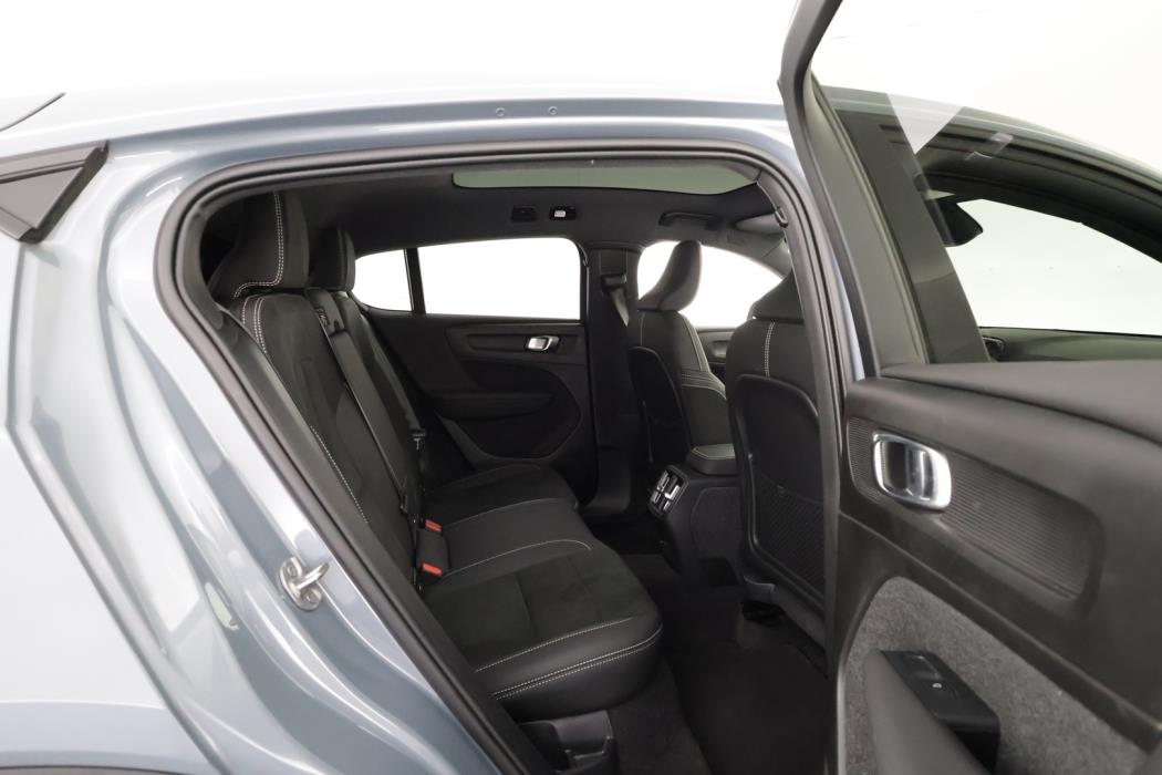 VOLVO C40 2023