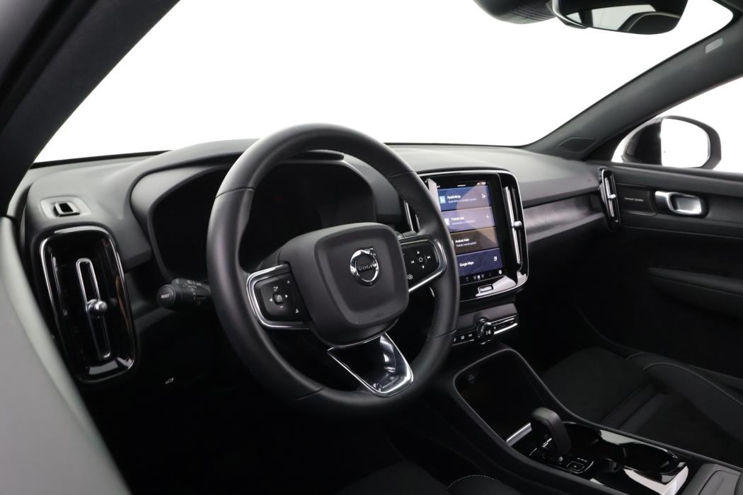 VOLVO C40 2023