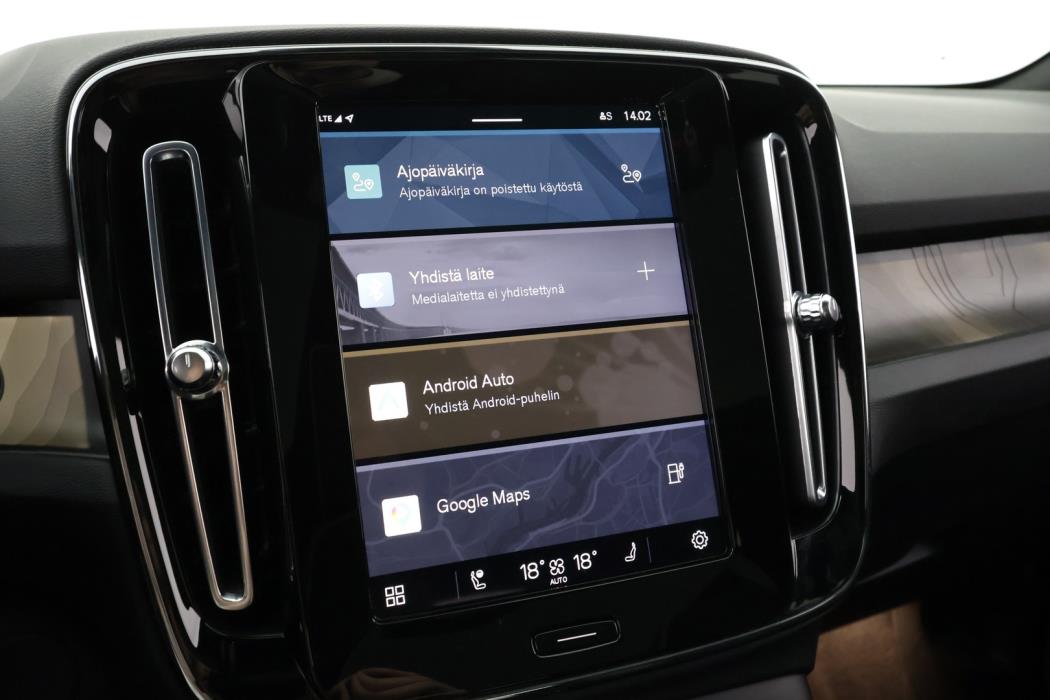 VOLVO C40 2023