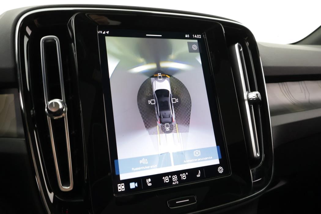 VOLVO C40 2023