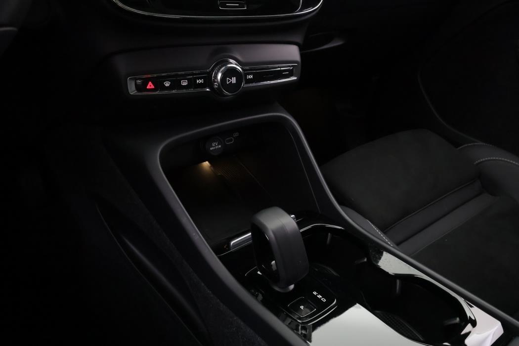 VOLVO C40 2023