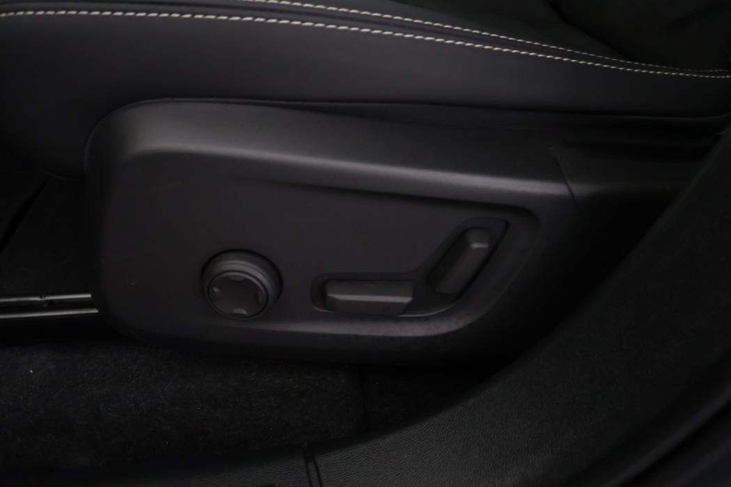 VOLVO C40 2023