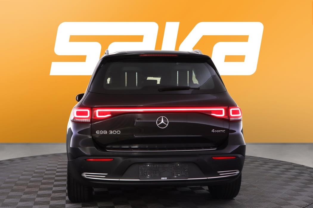 MERCEDES-BENZ EQB 2023