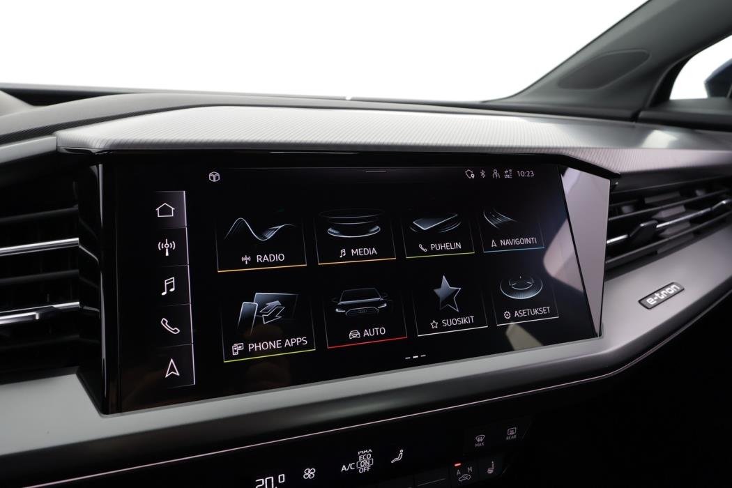 AUDI Q4 e-tron 2022