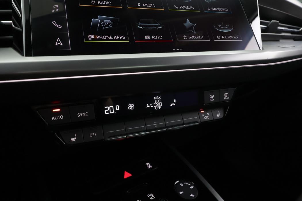 AUDI Q4 e-tron 2022