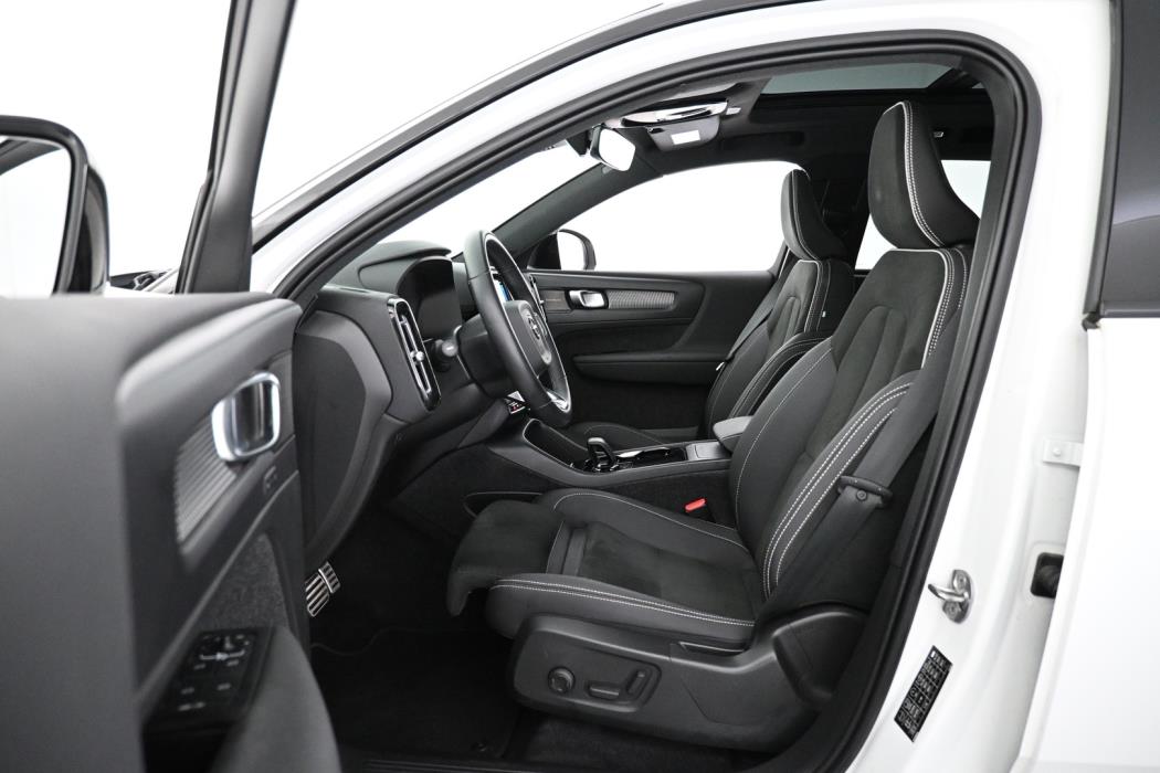 VOLVO XC40 2022