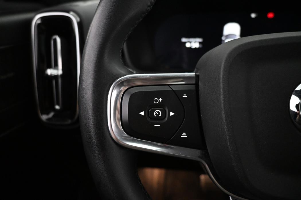 VOLVO XC40 2022