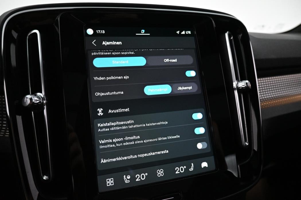 VOLVO XC40 2022