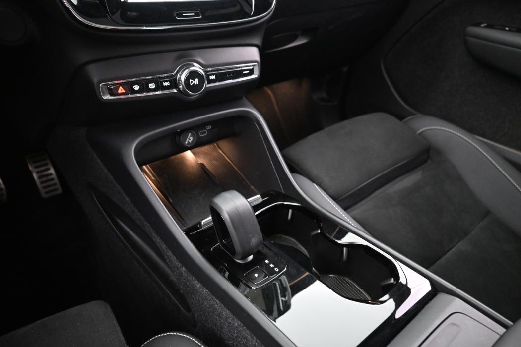 VOLVO XC40 2022