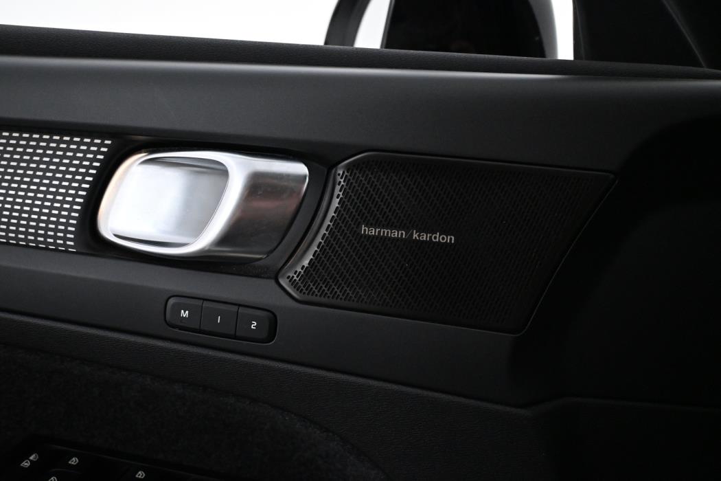 VOLVO XC40 2022