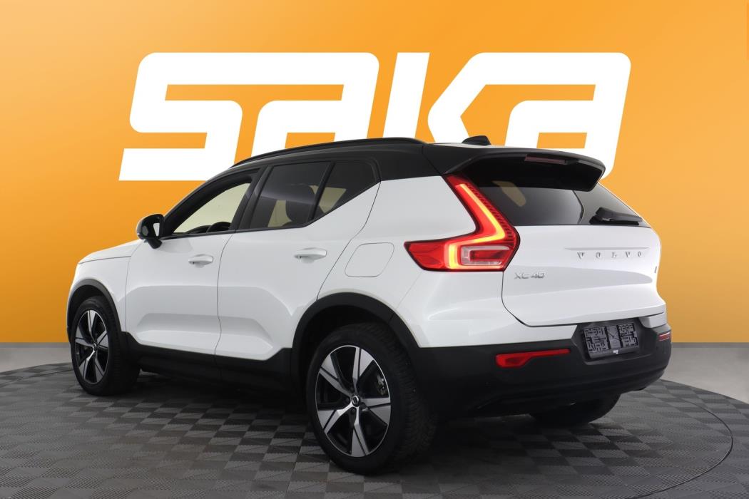 VOLVO XC40 2022