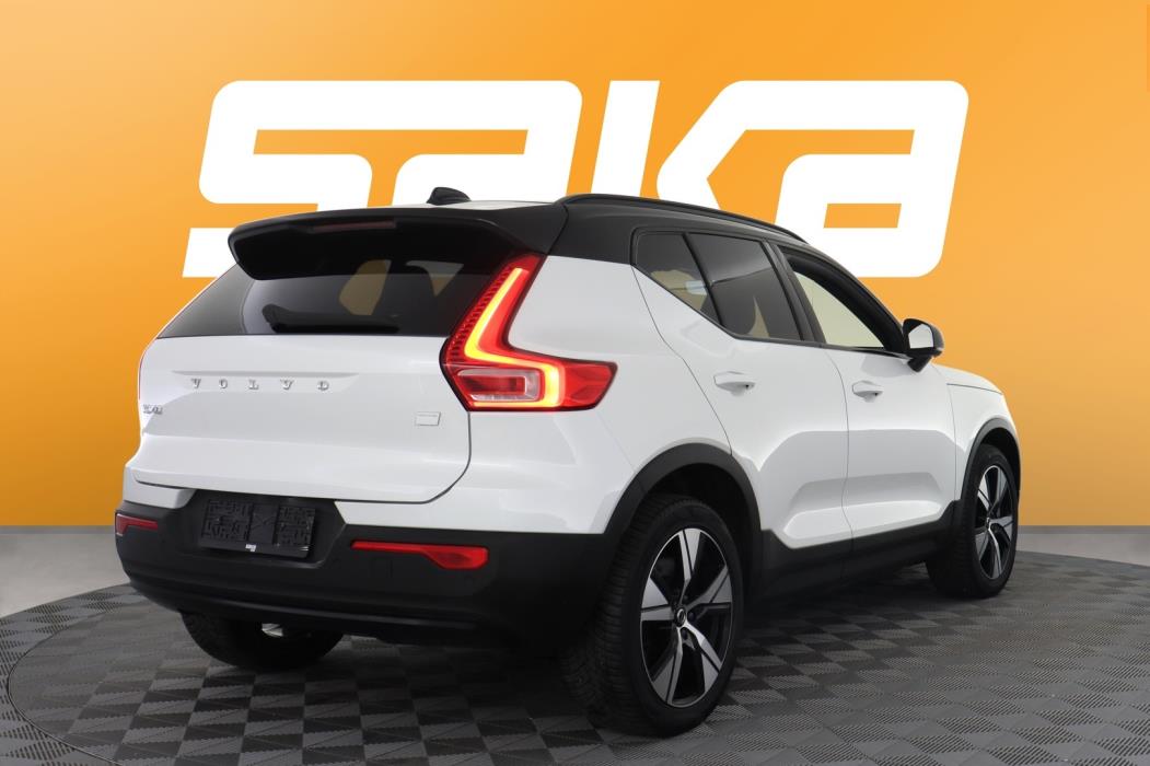 VOLVO XC40 2022