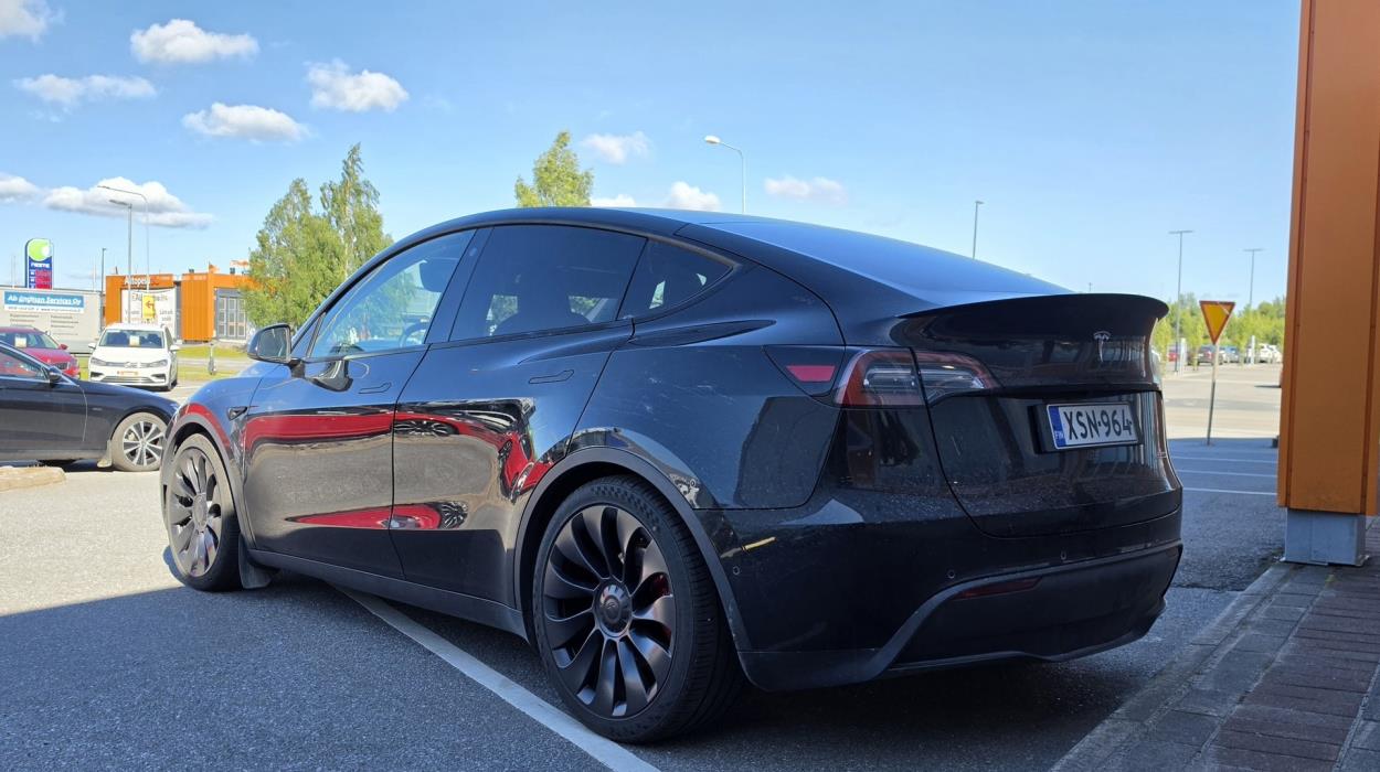TESLA Model Y 2022
