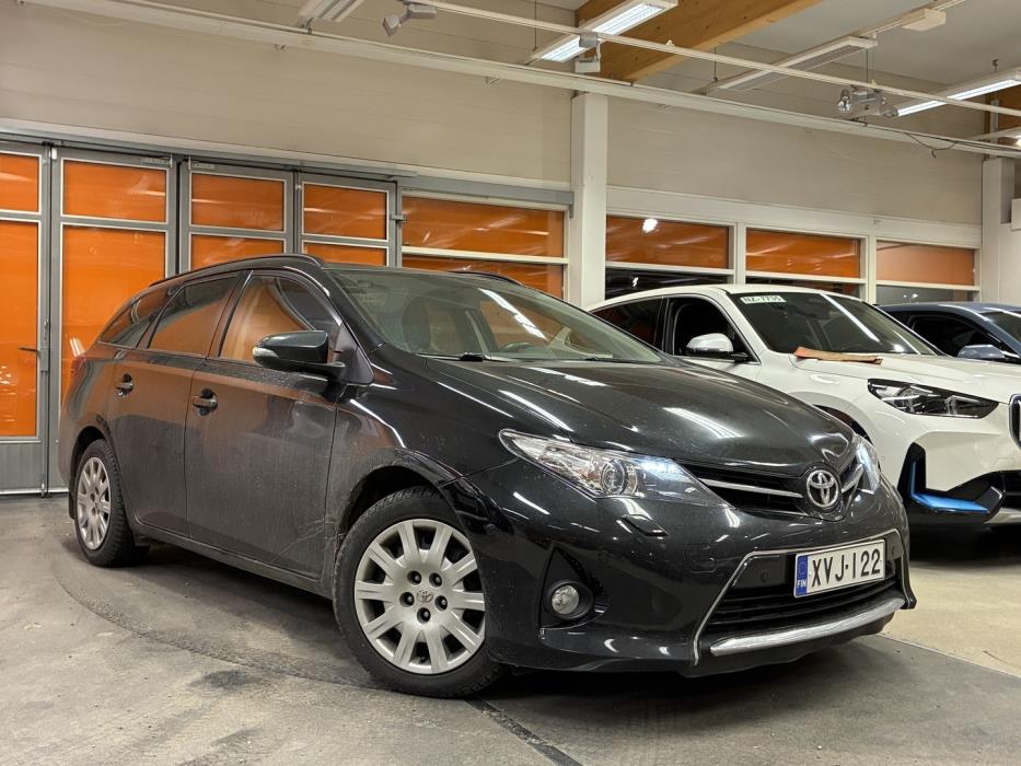 TOYOTA Auris 2013