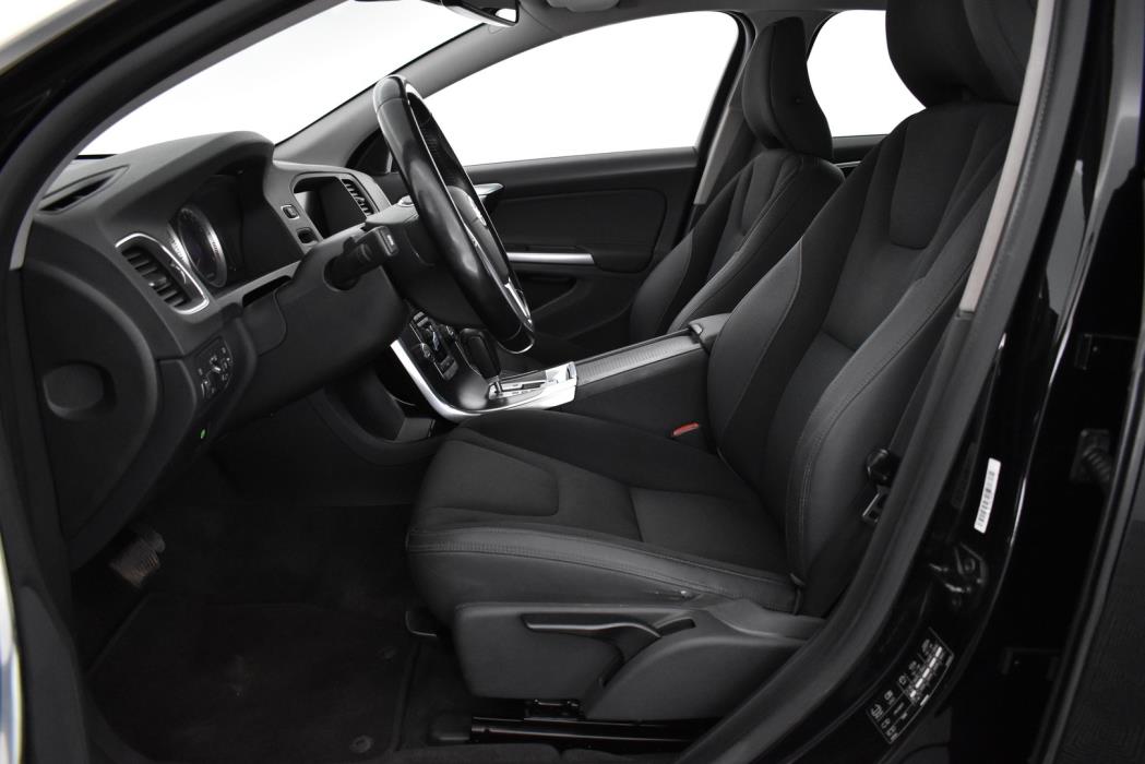 VOLVO V60 2011