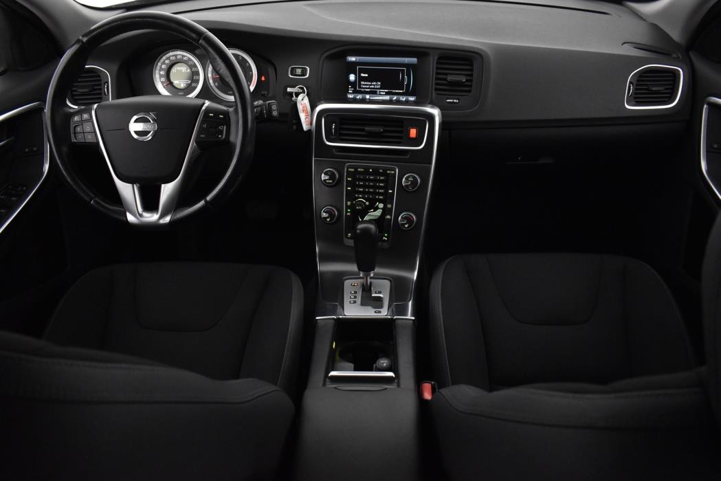 VOLVO V60 2011