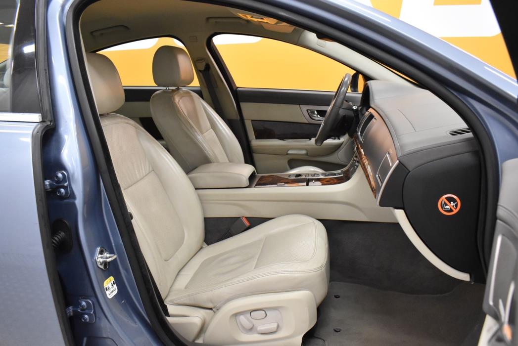 JAGUAR XF 2008
