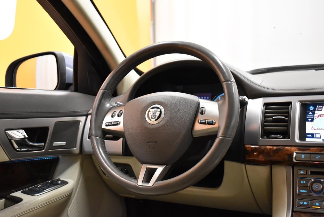 JAGUAR XF 2008