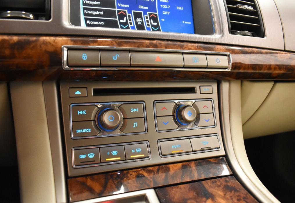 JAGUAR XF 2008