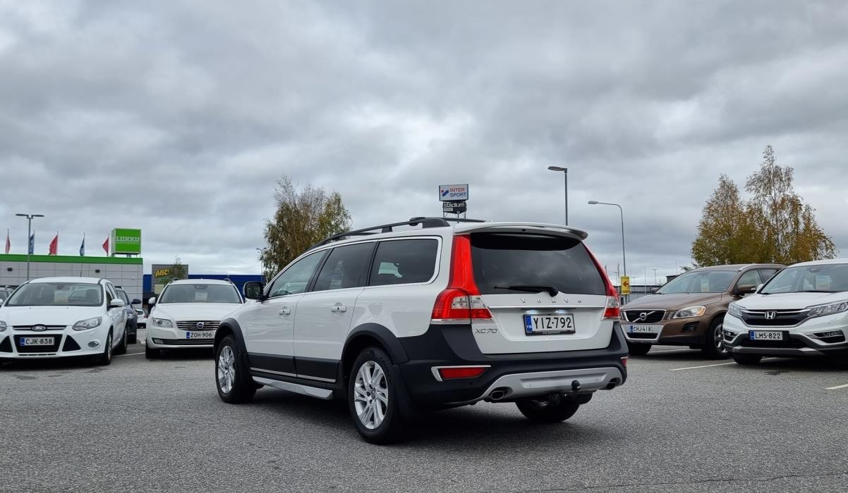 VOLVO XC70 2016